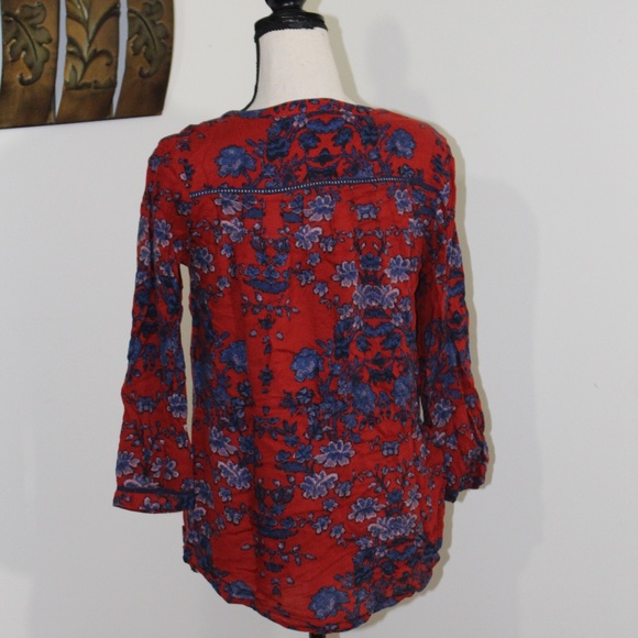 Lucky Brand, Red & Blue Floral Pattern No show button down top - Picture 5 of 7